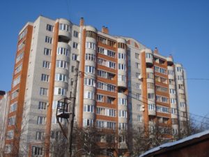 Пример современного фасада десятиэтажного дома